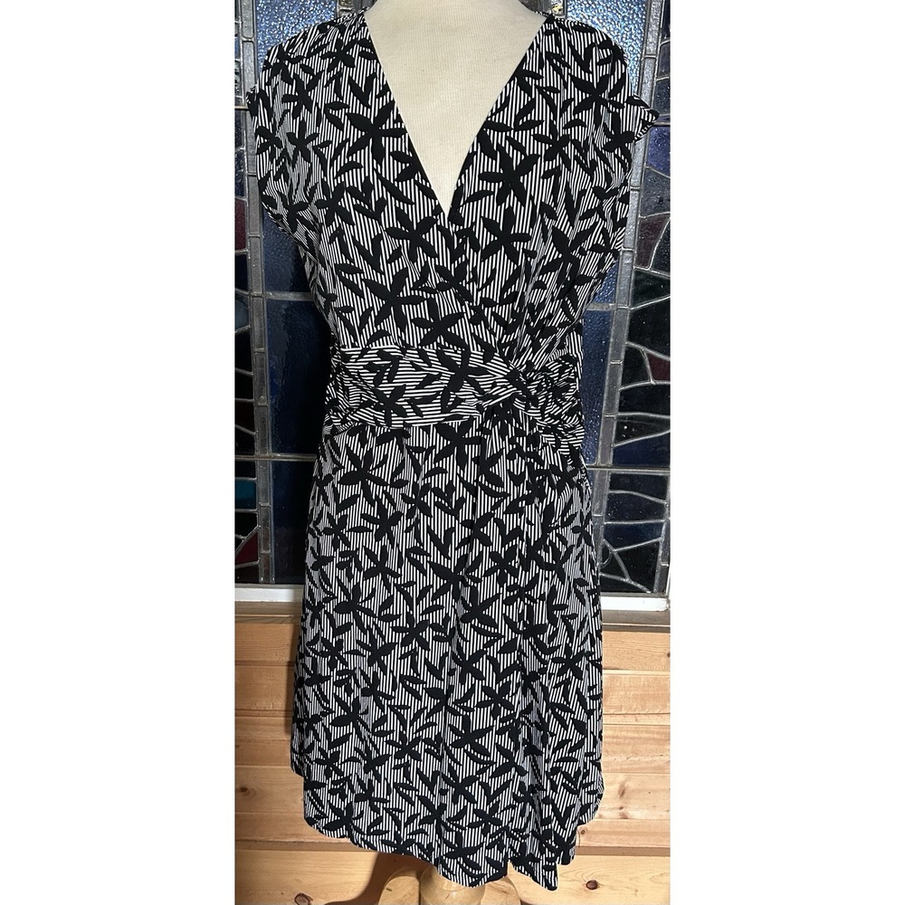 Lands End Faux Wrap Dress Size Large Stretch Black & White Cap Sleeve